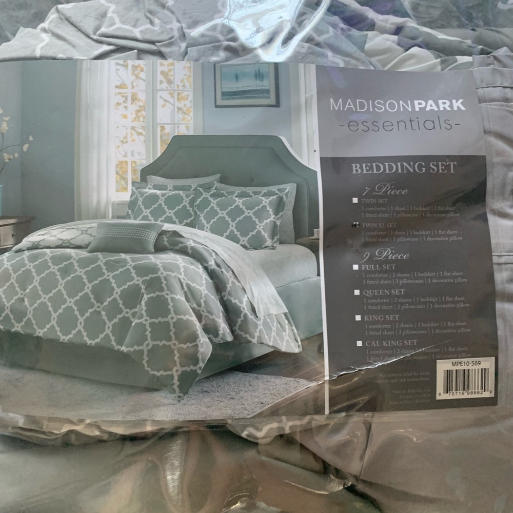 Comforter bed set